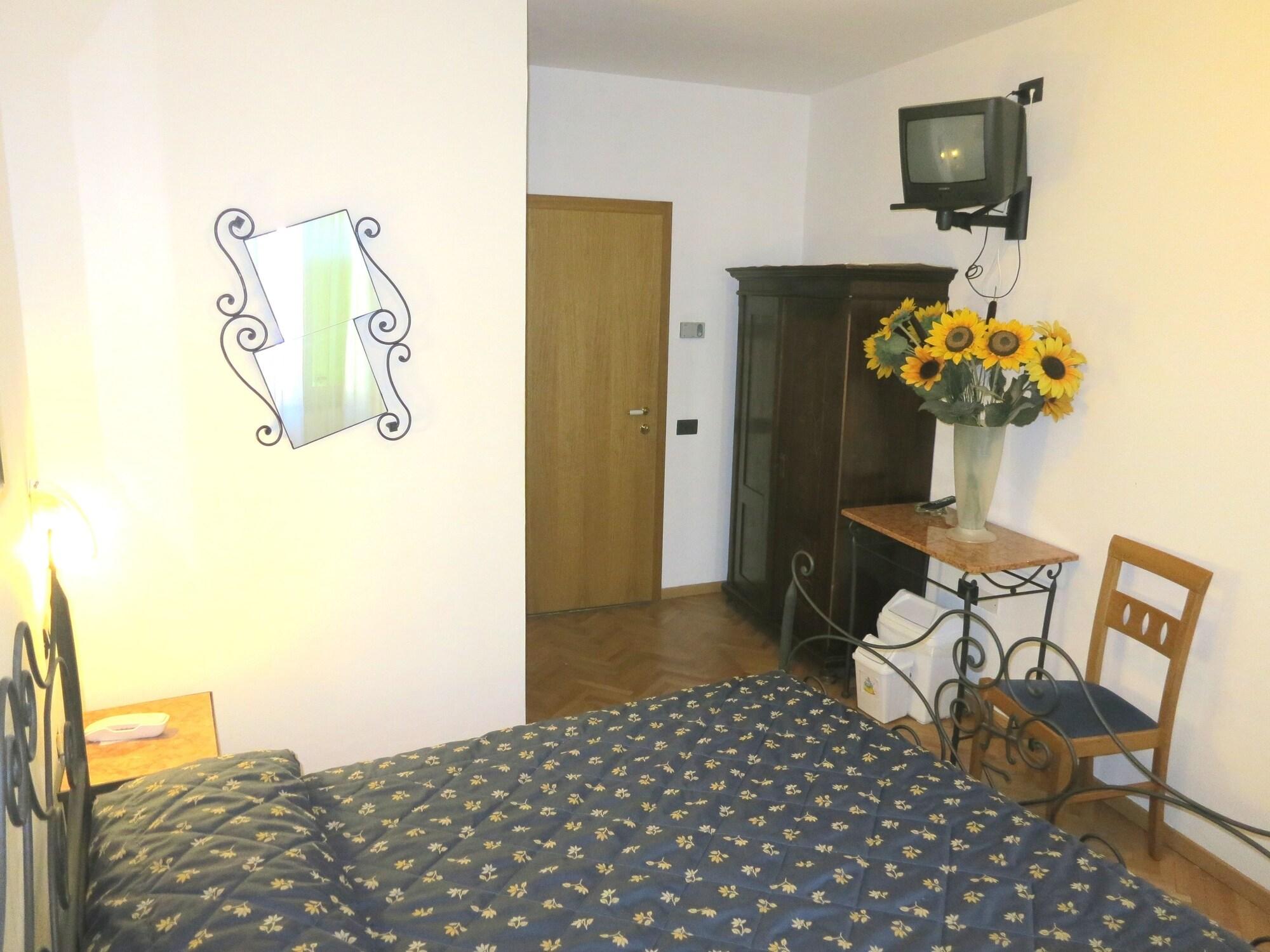 epOche Hotel Zanella 1889 Torbole Sul Garda Esterno foto